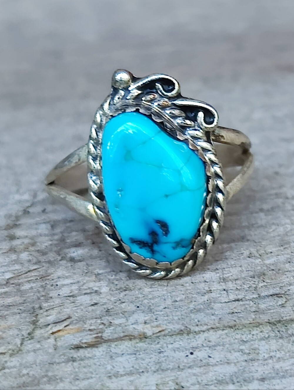Antique Sterling Silver Native American Turquoise Ring - Picture 4 of 6